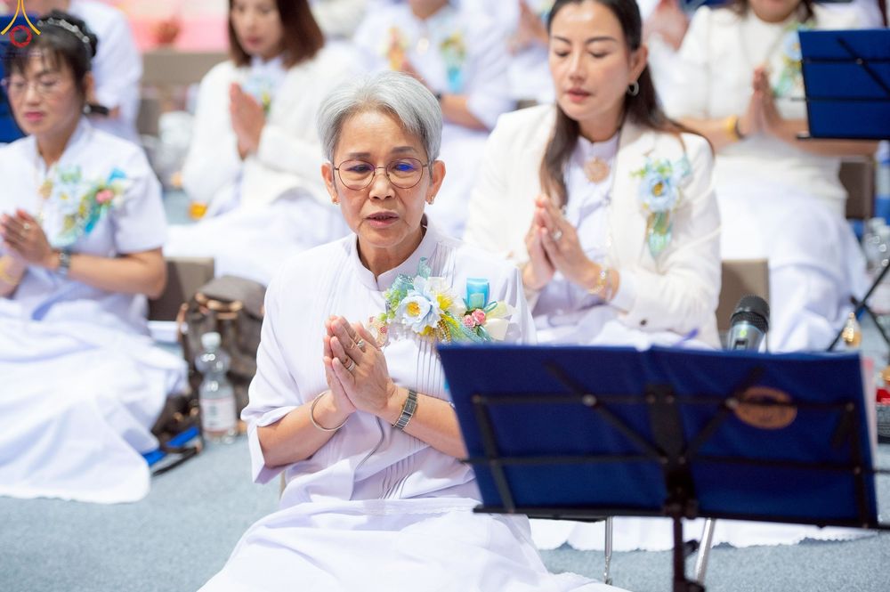 ภาพ No.256013:วันที่ 12 ตุลาคม พ.ศ. 2568 พิธีทอดกฐินวัดพระธรรมกายสวิตเซอร์แลนด์  ณ หอประชุมโรงเรียน Obergoldbach เมือง Bern ประเทศสวิตเซอร์แลนด์