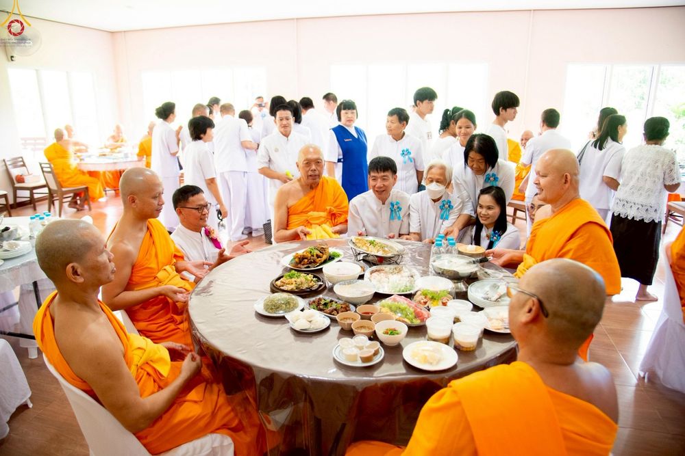 ภาพ No.261028:วันอังคารที่ 14 ตุลาคม พ.ศ. 2568 พิธีทอดกฐินสามัคคี "สร้างองค์พระเจดีย์เพื่อสร้างสันติภาพโลก" ขนาดหน้าตัก 10 เมตร ณ ศูนย์ปฏิบัติธรรมระยอง(บ้านช่องลม) ตำบลบางบุตร อำเภอบ้านค่าย จังหวัดระยอง