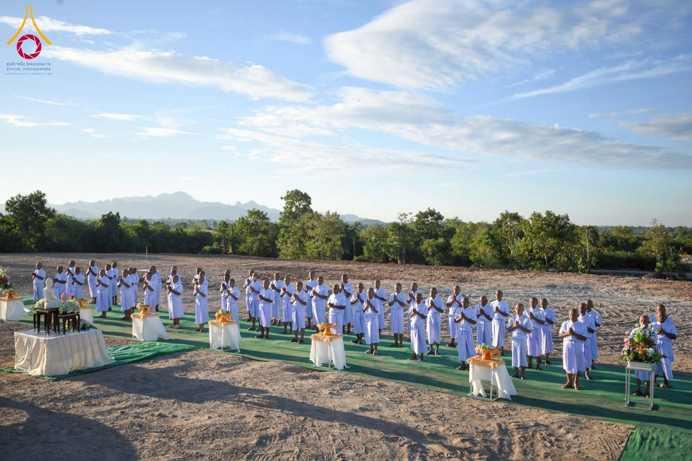 ภาพ No.278068:วันเสาร์ที่ 6 ธันวาคม พ.ศ. 2568 พิธีเวียนประทักษิณ ขอขมามอบผ้าไตร บรรพชาอุปสมบทหมู่ธรรมทายาท จำนวน 53 รูป โครงการอุปสมบทหมู่ รุ่นบูชาธรรมมหาปูชนียาจารย์ ประจำปี 2568 จังหวัดสระบุรี