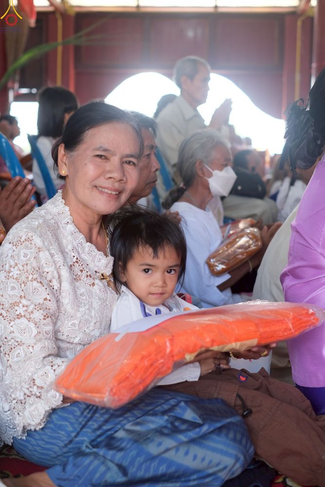 ภาพ No.270500:วันที่ 23 ตุลาคม พ.ศ. 2568 พิธีทอดกฐินสามัคคีทั่วไทย ณ วัดสำโรง ต.สำโรงใหม่ อ.ละหานทราย จ.บุรีรัมย์ โดยคณะศิษยานุศิษย์ บูชาธรรม 81 ปี หลวงพ่อธัมมชโย