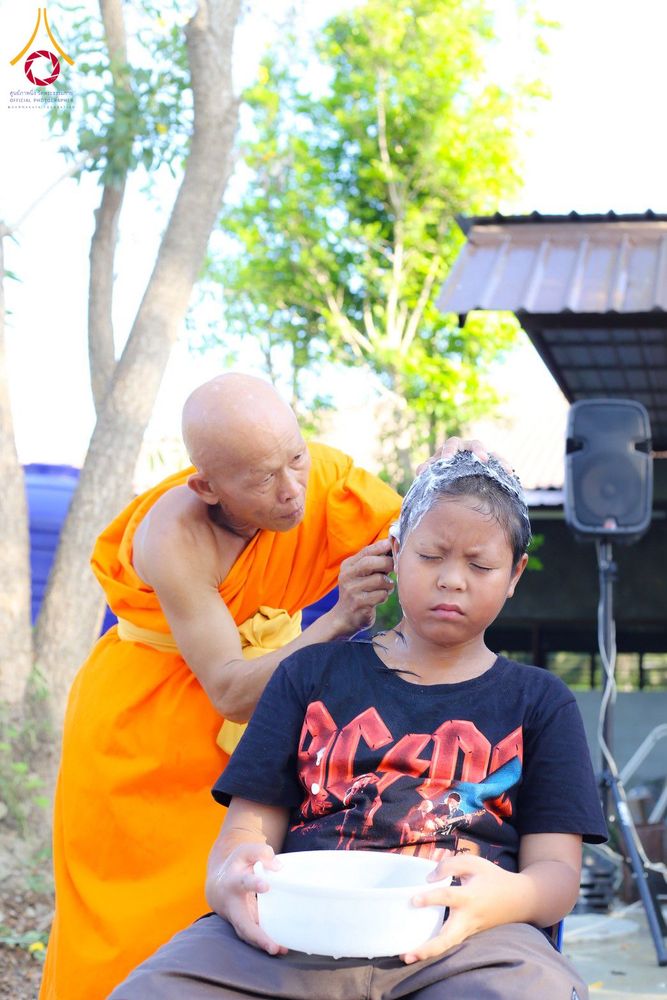 ภาพ No.317313:วันอาทิตย์ที่ 29 มีนาคม พ.ศ. 2569 พิธีตัดปอยผมและปลงผม ว่าที่สามเณร ศูนย์อบรมเยาวชนนครปฐม