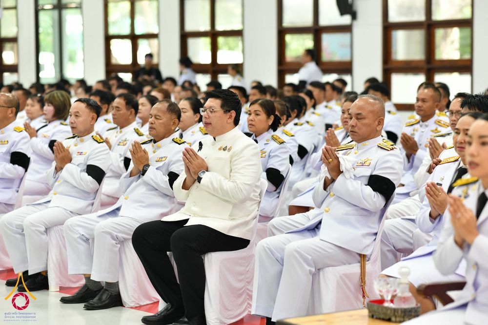 ภาพ No.344202:วันที่ 12 สิงหาคม พ.ศ. 2569  พสกนิกรชาวอำเภอคลองหลวง พร้อมใจร่วมพิธีสวดพระพุทธมนต์และทำบุญตักบาตรถวายพระราชกุศล เนื่องในวันคล้ายวันพระราชสมภพ สมเด็จพระบรมราชชนนีพันปีหลวง และวันแม่แห่งชาติ 12 สิงหาคม 2569