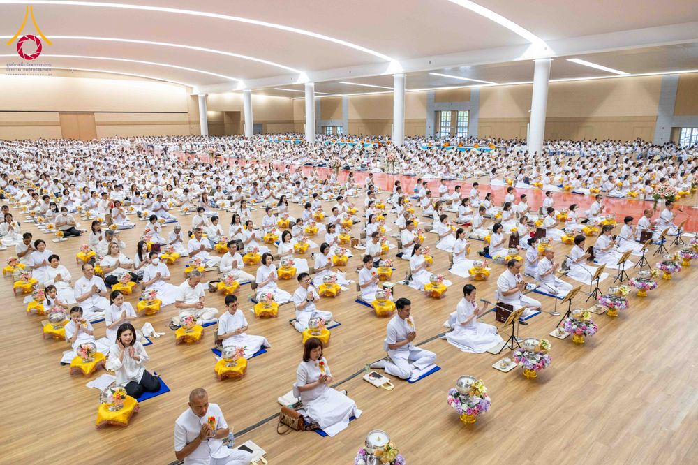 ภาพ No.310679:วันอาทิตย์ที่ 22 กุมภาพันธ์ พ.ศ. 2569 พิธีถวายโคมมาฆประทีป ณ ห้องแก้วสารพัดนึก 2 วัดพระธรรมกาย จ.ปทุมธานี