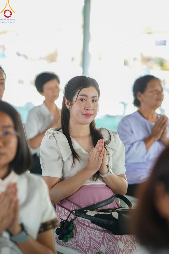 ภาพ No.172531:พิธีทอดกฐินเพื่อสร้าง "ลานเอนกประสงค์พญานาค 4 ตระกูล" วันที่ 15 พฤศจิกายน พ.ศ.2567 ณ พุทธอุทยานนานาชาติ อ.โพนพิสัย จ.หนองคาย