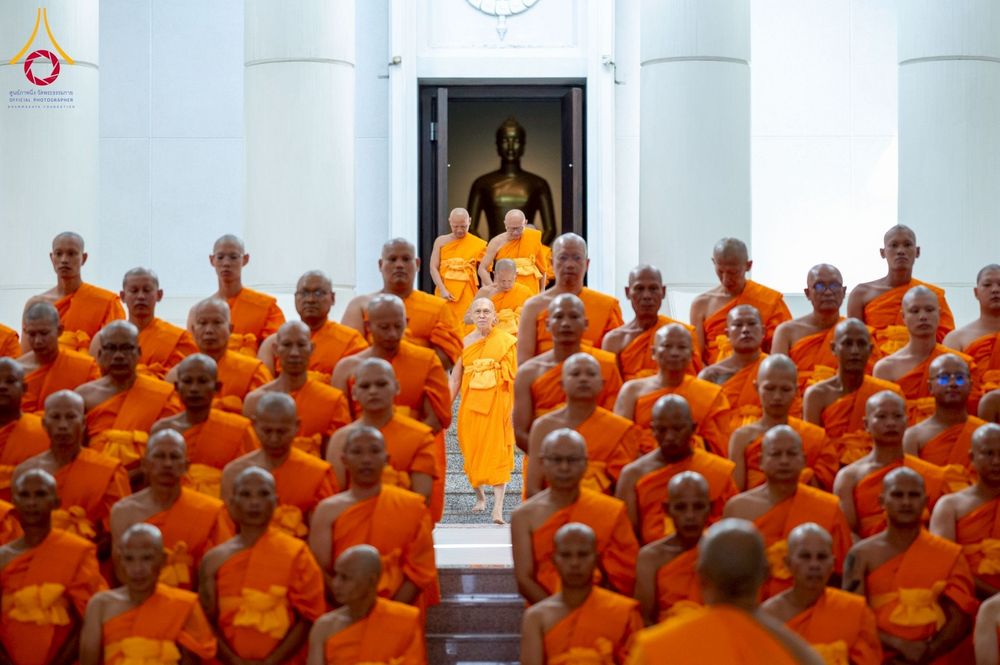 ภาพ No.277775:วันเสาร์ที่ 6 ธันวาคม พ.ศ. 2568 พิธีบรรพชาอุปสมบทและพิธีถวายบาตร โครงการอุปสมบทบูชาธรรมมหาปูชนียาจารย์ ประจำปี พ.ศ.2568 โครงการบวชพระนานาชาติ AEC และ WAB รุ่น CEO (นักบริหาร) รุ่นที่ 5 ณ มหาธรรมกายเจดีย์ วัดพระธรรมกาย