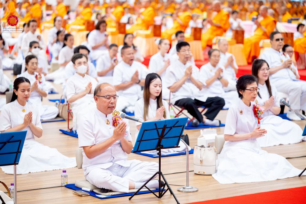 ภาพ No.272918:วันอาทิตย์ที่ 23 พฤศจิกายน พ.ศ.2568 พิธีมุทิตาสักการะ พระมหาเถระและพระเถระ ประจำปีพุทธศักราช 2568 ณ ห้องแก้วสารพัดนึก 2 สภาธรรมกายสากล  วัดพระธรรมกาย