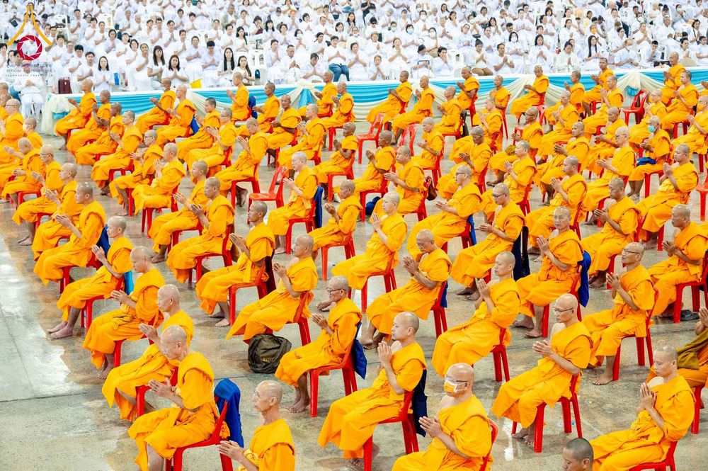 ภาพ No.277187:วันอาทิตย์ที่ 7 ธันวาคม พ.ศ. 2568 พิธีบูชาข้าวพระ ณ สภาธรรมกายสากล วัดพระธรรมกาย