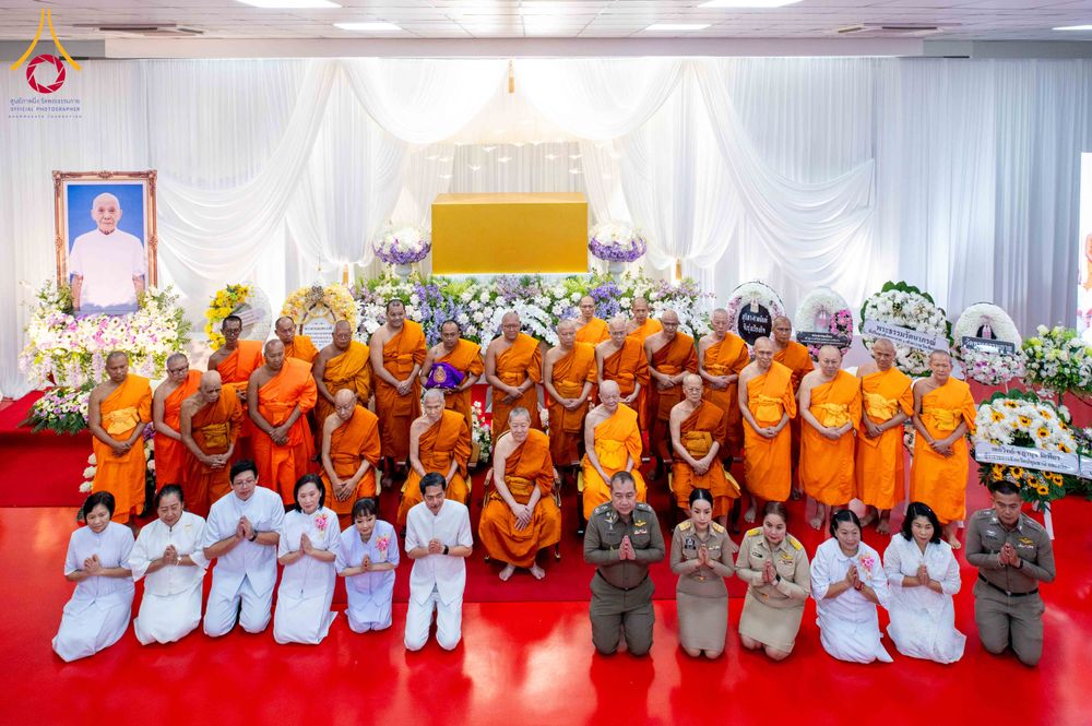ภาพ No.315188:วันจันทร์ที่ 23 มีนาคม พ.ศ. 2569 พิธีบำเพ็ญกุศล คุณพ่อณรงค์ จินตมากุล  สิริอายุ 99 ปี 11 เดือน โยมบิดา พระครูปลัดรัตนวีรวัฒน์ (รังสฤษดิ์ อิทฺธิจินตโก) ที่ปรึกษาเจ้าคณะจังหวัดปทุมธานี เจ้าอาวาสวัดพระธรรมกาย  ณ ห้องปลูกศรัทธา 2 วัดพระธรรมกาย ปทุมธานี