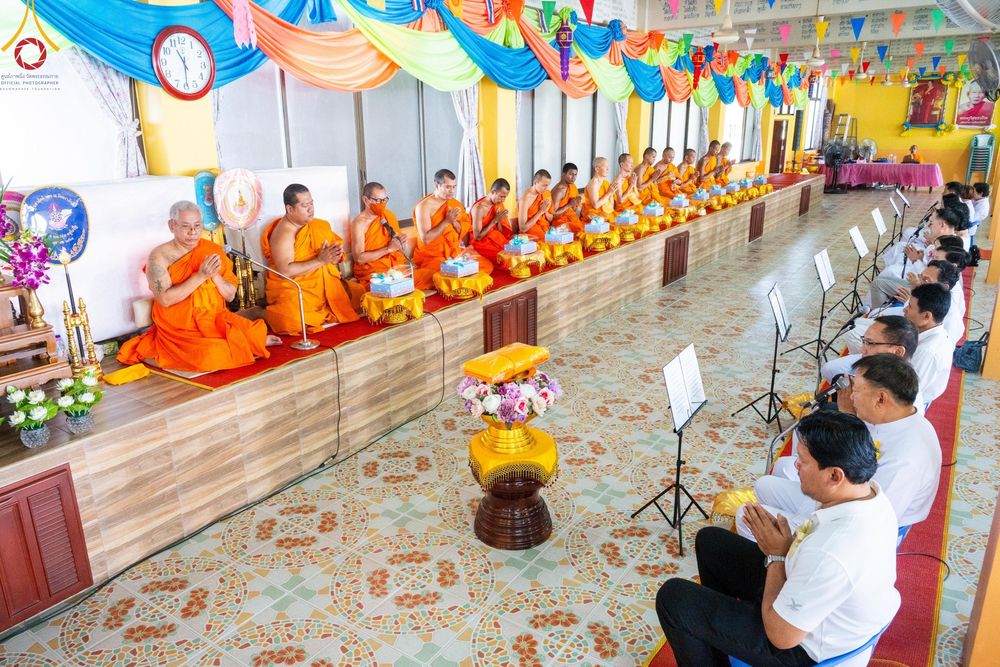 ภาพ No.192178:พิธีทอดผ้าป่าทำนุบำรุงศาสนสถาน ณ วัดนราภิรมย์ ตำบลนราภิรมย์ อำเภอบางเลน จังหวัดนครปฐม ในโครงการธรรมยาตรา กตัญญูบูชา มหาปูชนียาจารย์ พระมงคลเทพมุนี(สด จนฺทสโร) พระผู้ปราบมาร อนุสรณ์สถาน 7 แห่ง ปีที่ 13 วันที่ 9 มกราคม พ.ศ. 2568