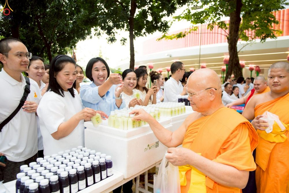 ภาพ No.250683:วันอังคารที่ 7 ตุลาคม พ.ศ. 2568 พิธีมหาปวารณาออกพรรษา ณ โบสถ์พระไตรปิฎก วัดพระธรรมกาย