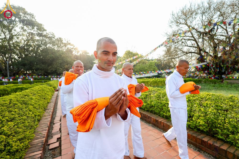 ภาพ No.314085:วันจันทร์ที่ 16 มีนาคม พ.ศ. 2569 พิธีเวียนเทียนประทักษิณ และพิธีบรรพชาสามเณร 500 รูป ณ วิหารมายาเทวี ประเทศเนปาล