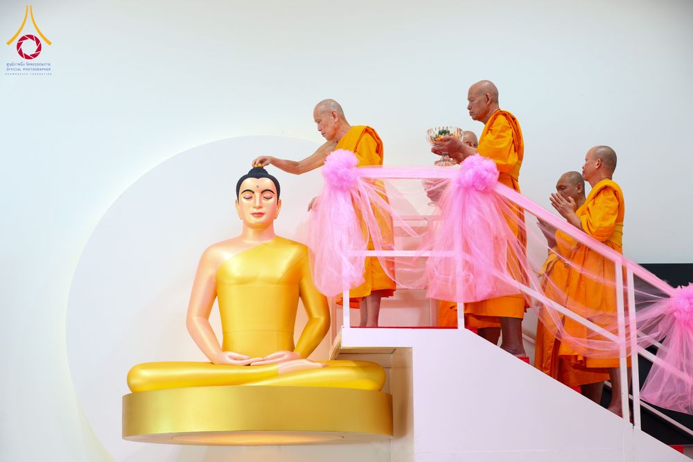 ภาพ No.291133:วันพุธที่ 7 มกราคม พ.ศ. 2569  พิธีบรรจุพระบรมสารีริกธาตุภายในพระเกตุองค์พระประธาน สมโภชพระประธาน พระธรรมกาย พิธีทอดผ้าป่า บุญแสงสว่าง ติดตั้งโซล่าเซล ณ ศูนย์ปฏิบัติธรรมพระมงคลเทพมุนี อ.สองพี่น้อง จ.สุพรรณบุรี