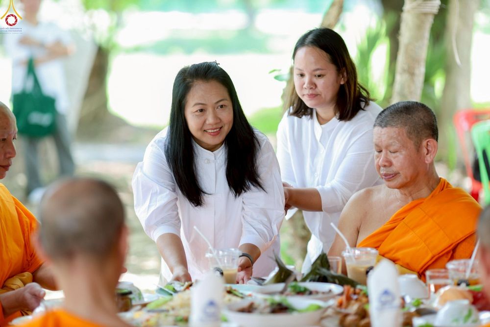 ภาพ No.249318:วันที่ 20 กันยายน พ.ศ. 2568 พิธีประดิษฐานรูปหล่อหลวงปู่วัดปากน้ำ ภาษีเจริญ ณ วิหารพระมงคลเทพมุนี (สด จนฺทสโร) ศูนย์ปฏิบัติธรรมภูเก็ต จ.ภูเก็ต