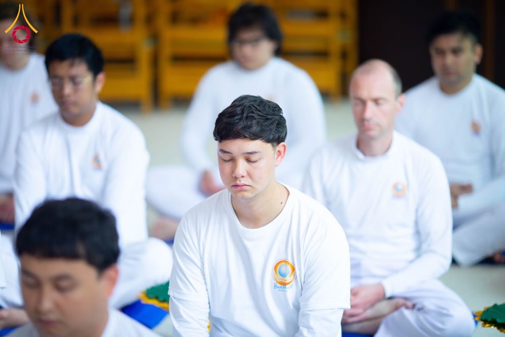 ภาพ No.336614:วันศุกร์ที่ 12 มิถุนายน พ.ศ. 2569 พิธีตัดปอยผมและพิธีปลงผมนาคธรรมทายาท  ภาคพื้นยุโรป รุ่นที่ 11   ณ วัดพระธรรมกายเบลเยียม ประเทศเบลเยียม