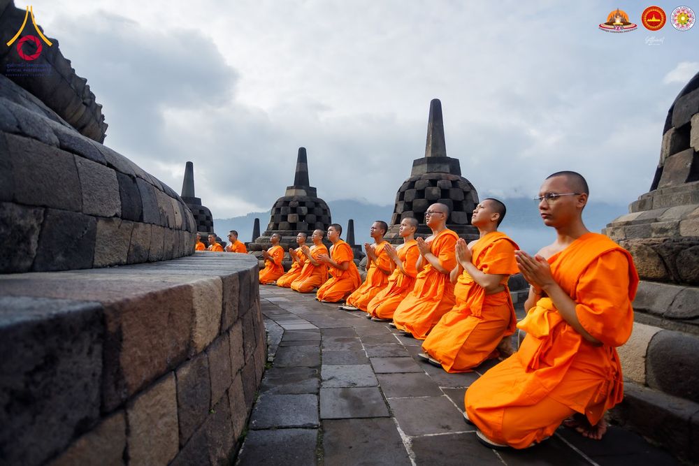 ภาพ No.280097:วันที่ 31 ธันวาคม พ.ศ. 2568 เดินธรรมยาตราที่บรมพุทธโธ อินโดนีเซีย