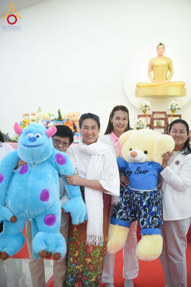 ภาพ No.282070:วันศุกร์ที่ 19 ธันวาคม พ.ศ. 2568 พิธีมอบโล่และใบประกาศเกียรติคุณ โครงการเจริญพระพุทธมนต์ธัมมจักกัปปวัตตนสูตร และวันรวมพลังเด็กดีV-Star ดาวแห่งความดี ผู้นำฟื้นฟูศีลธรรมโลกจังหวัดสระบุรี ณ ศูนย์ปฏิบัติธรรมสระบุรี