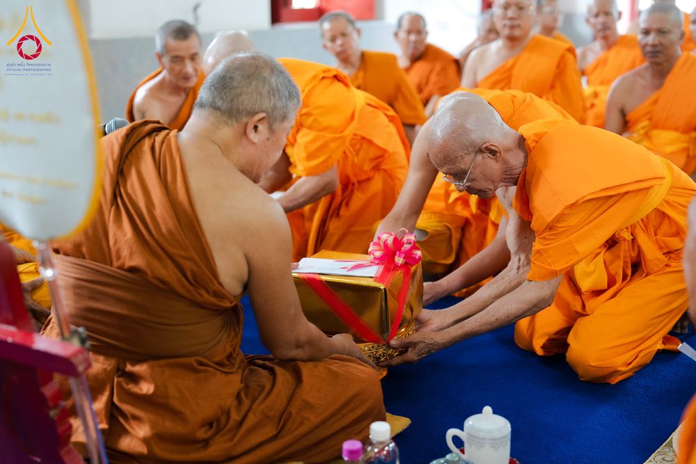 ภาพ No.341399:วันอาทิตย์ที่ 26 กรกฎาคม พ.ศ. 2569 ​โครงการอุปสมบทหมู่บูชาธรรมมหาปูชนียาจารย์ รุ่นที่ ๑ วัดกลางธนรินทร์ ต.บ้านแป้ง อ.พรหมบุรี จ.สิงห์บุรี