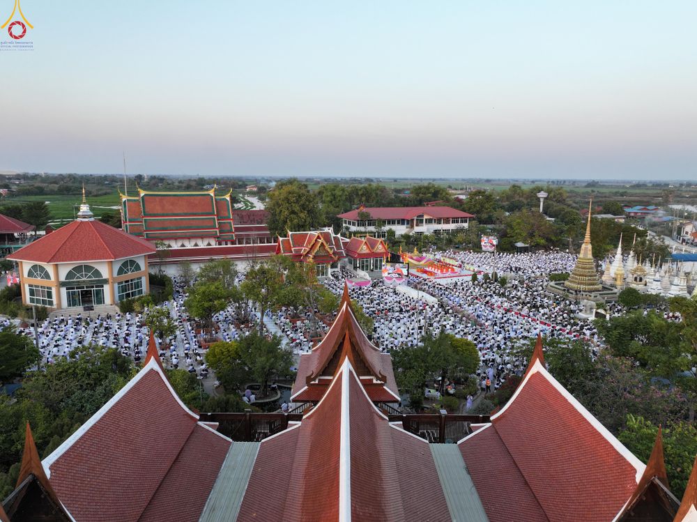 ภาพ No.294007:วันที่ 14 มกราคม พ.ศ. 2569 พิธีจุดประทีปถวายเป็นพุทธบูชา และบูชาธรรมมหาปูชนียาจารย์  ณ วัดสองพี่น้อง ต.ต้นตาล อ.สองพี่น้อง จ.สุพรรณบุรี ในโครงการธรรมยาตรา กตัญญูบูชา มหาปูชนียาจารย์ พระมงคลเทพมุนี(สด จนฺทสโร) พระผู้ปราบมาร อนุสรณ์สถาน 7 แห่ง ปีที่ 14