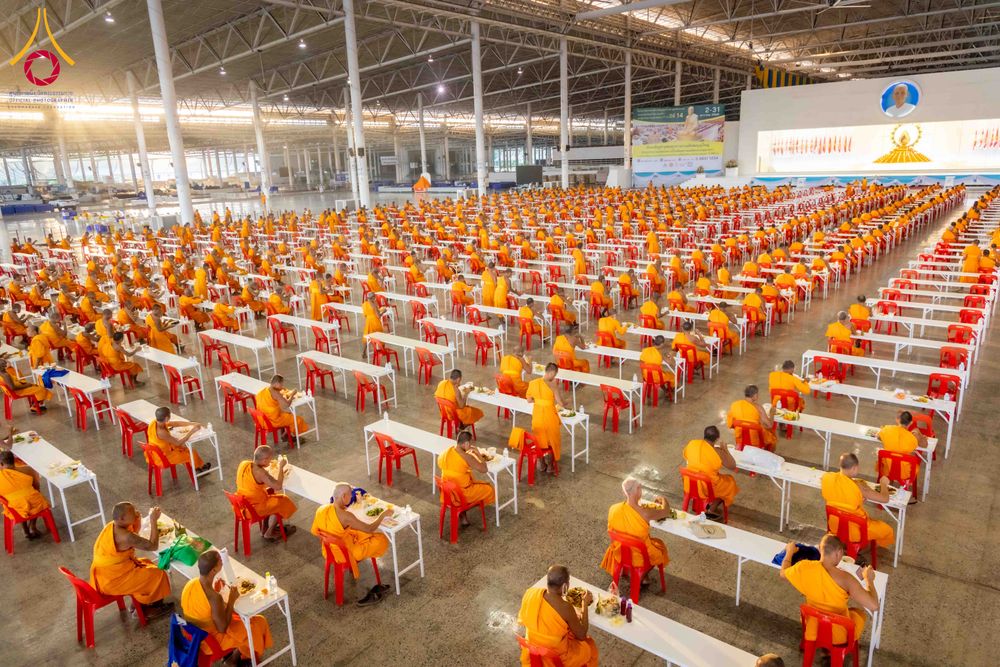 ภาพ No.305688:วันที่ 29 มกราคม พ.ศ. 2569 พิธีถวายภัตตาหารเป็นสังฆทาน แด่พระธรรมยาตรา ณ วัดพระธรรมกาย  จังหวัดปทุมธานี ในโครงการธรรมยาตรา กตัญญูบูชา มหาปูชนียาจารย์ พระมงคลเทพมุนี(สด จนฺทสโร) พระผู้ปราบมาร อนุสรณ์สถาน 7 แห่ง ปีที่ 14