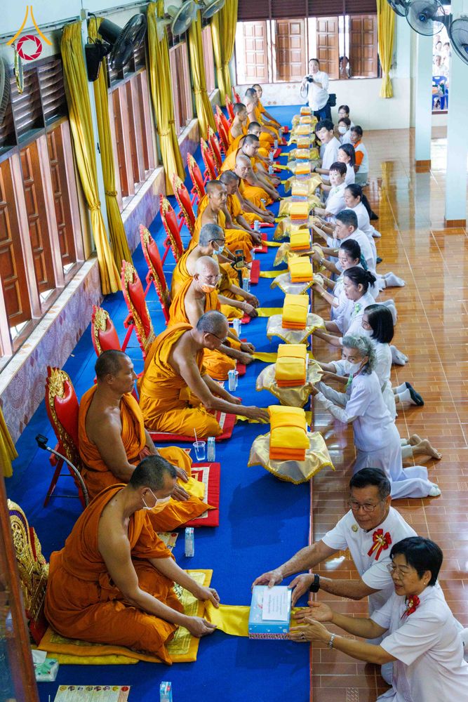 ภาพ No.296419:วันที่ 16 มกราคม พ.ศ. 2569 พิธีทอดผ้าป่าทำนุบำรุงศาสนสถาน ณ วัดโพธิ์เอน ต.บางขุนกอง อ.บางกรวย จ.นนทบุรี อนุสรณ์สถานลำดับที่ 4 สถานที่เกิดด้วยกายธรรม ในโครงการธรรมยาตรา กตัญญูบูชา มหาปูชนียาจารย์ พระมงคลเทพมุนี(สด จนฺทสโร) พระผู้ปราบมาร อนุสรณ์สถาน 7 แห่ง