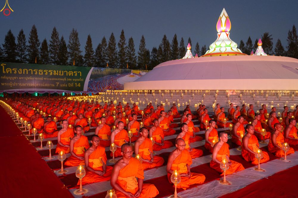 ภาพ No.292130:วันที่ 10 มกราคม พ.ศ. 2569 พิธีจุดประทีปถวายเป็นพุทธบูชา และบูชาธรรมมหาปูชนียาจารย์  ณ อนุสรณ์สถานคลองบางนางแท่น อ.สามพราน จ.นครปฐม ในโครงการธรรมยาตรา กตัญญูบูชา มหาปูชนียาจารย์ พระมงคลเทพมุนี(สด จนฺทสโร) พระผู้ปราบมาร อนุสรณ์สถาน 7 แห่ง ปีที่ 14