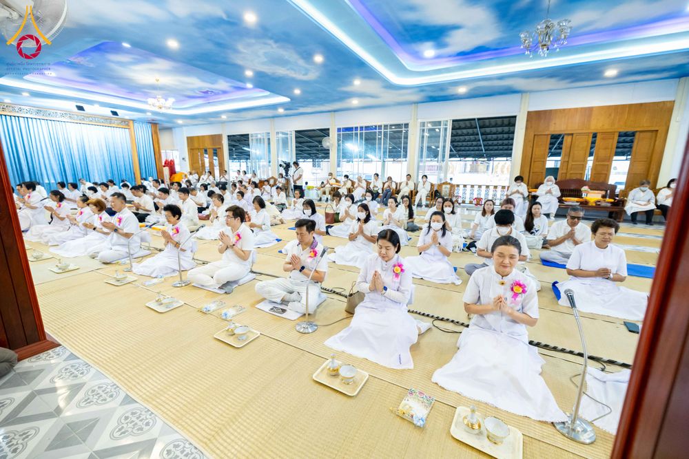 ภาพ No.295555:วันที่ 16 มกราคม พ.ศ. 2569 พิธีถวายภัตตาหารเป็นสังฆทาน แด่พระธรรมยาตรา ณ วัดโบสถ์บน ต.บางคูเวียง จ.นนทบุรี อนุสรณ์สถานลำดับที่ 4 สถานที่เกิดด้วยกายธรรม ในโครงการธรรมยาตรา กตัญญูบูชา มหาปูชนียาจารย์ พระมงคลเทพมุนี(สด จนฺทสโร) พระผู้ปราบมาร อนุสรณ์สถาน 7 แ