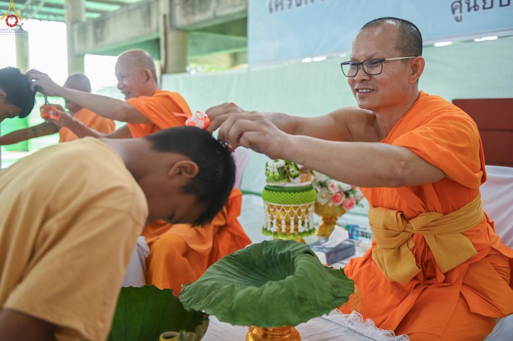 ภาพ No.317336:วันอาทิตย์ที่ 29 มีนาคม พ.ศ. 2569 พิธีตัดปอยผมยุวธรรมทายาท โครงการบรรพชาสามเณรฟื้นฟูพระพุทธศาสนา (ภาคฤดูร้อน) ปิดเทอมเติมธรรม ณ ศูนย์ปฏิบัติธรรมวิหารแดง จ.สระบุรี