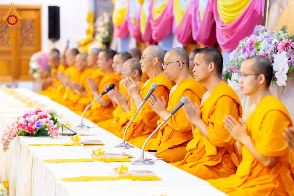 ภาพ No.294827:วันที่ 15 มกราคม พ.ศ. 2569 พิธีถวายภัตตาหารเป็นสังฆทาน แด่พระธรรมยาตรา ณ วัดโบสถ์บน ต.บางคูเวียง จ.นนทบุรี อนุสรณ์สถานลำดับที่ 4 สถานที่เกิดด้วยกายธรรม ในโครงการธรรมยาตรา กตัญญูบูชา มหาปูชนียาจารย์ พระมงคลเทพมุนี(สด จนฺทสโร) พระผู้ปราบมาร อนุสรณ์สถาน 7 แ