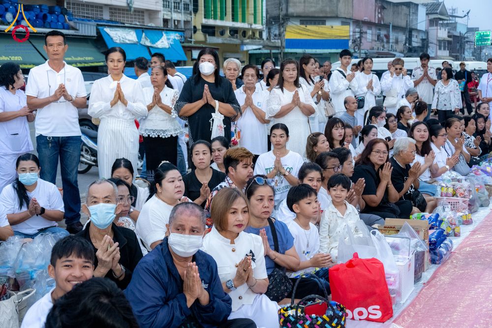 ภาพ No.284627:วันอาทิตย์ที่ 14 ธันวาคม พ.ศ.2568  พิธีทำบุญเมืองสุราษฎร์ธานี 110ปี และพิธีตักบาตรพระสงฆ์ 1,110 รูป  ณ บริเวณริมน้ำวัดกลาง (เก่า) ถนนบ้านดอน ตำบลตลาดใหม่ อำเภอเมือง จังหวัดสุราษฎร์ธานี