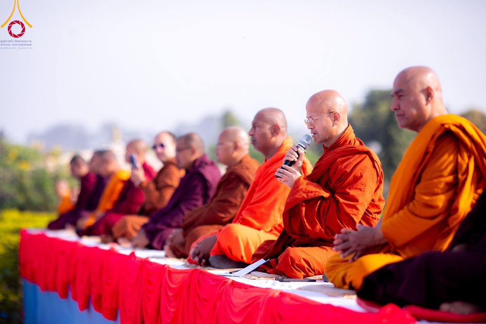 ภาพ No.314094:วันจันทร์ที่ 16 มีนาคม พ.ศ. 2569 พิธีเวียนเทียนประทักษิณ และพิธีบรรพชาสามเณร 500 รูป ณ วิหารมายาเทวี ประเทศเนปาล