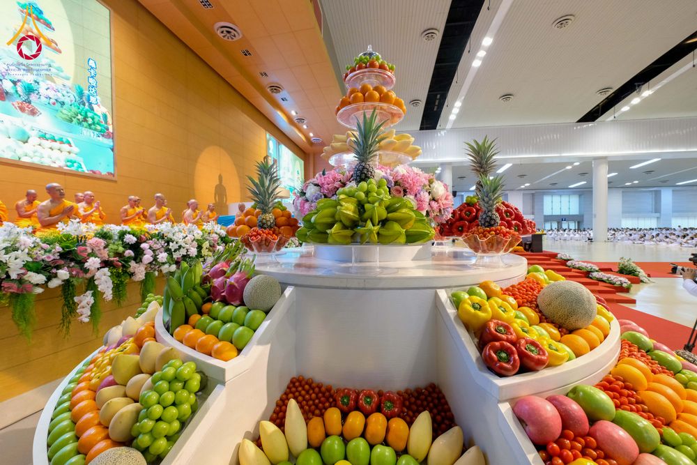 ภาพ No.287610:วันที่ 1 มกราคม พ.ศ. 2569 พิธีบูชาข้าวพระ ณ สภาธรรมกายสากล วัดพระธรรมกาย