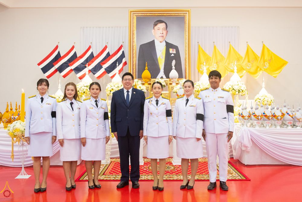 ภาพ No.341760:วันอังคารที่ 28 กรกฎาคม พ.ศ. 2569 คณะสงฆ์และพสกนิกรอำเภอคลองหลวง พร้อมใจจัดพิธีเจริญพระพุทธมนต์ ปฏิบัติธรรม และทำบุญตักบาตร ถวายพระราชกุศลเฉลิมพระเกียรติพระบาทสมเด็จพระเจ้าอยู่หัว