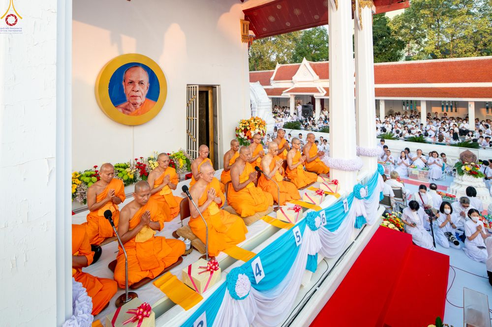 ภาพ No.297548:วันที่ 18 มกราคม พ.ศ. 2569 พิธีตักบาตรพระธรรมยาตรา ณ วัดโบสถ์บน ต.บางคูเวียง จ.นนทบุรี อนุสรณ์สถานลำดับที่ 4 สถานที่เกิดด้วยกายธรรม ในโครงการธรรมยาตรา กตัญญูบูชา มหาปูชนียาจารย์ พระมงคลเทพมุนี(สด จนฺทสโร) พระผู้ปราบมาร อนุสรณ์สถาน 7 แห่ง ปีที่ 14