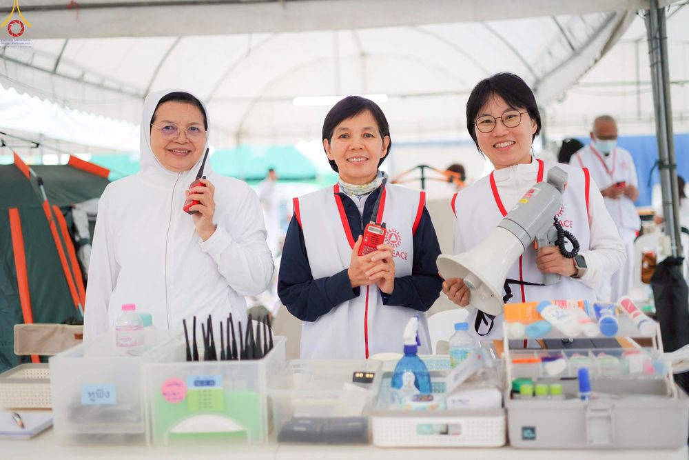 ภาพ No.306720:ภาพเบื้องหลังอาสาสมัครรวมใจ ชุดที่ 5 ในโครงการธรรมยาตรา กตัญญูบูชา มหาปูชนียาจารย์ พระมงคลเทพมุนี(สด จนฺทสโร) พระผู้ปราบมาร อนุสรณ์สถาน 7 แห่ง ปีที่ 14