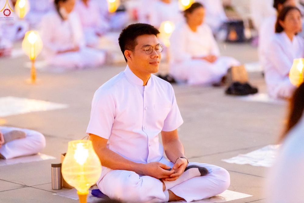 ภาพ No.307957:วันที่ 31 มกราคม พ.ศ. 2569 พิธีจุดประทีปธรรมถวายเป็นพุทธบูชา  และบูชาธรรมมหาปูชนียาจารย์ (ภาพชุดที่ 3) ณ วัดพระธรรมกาย ปทุมธานี ในโครงการธรรมยาตรา กตัญญูบูชา มหาปูชนียาจารย์ พระมงคลเทพมุนี(สด จนฺทสโร) พระผู้ปราบมาร อนุสรณ์สถาน 7 แห่ง ปีที่ 14