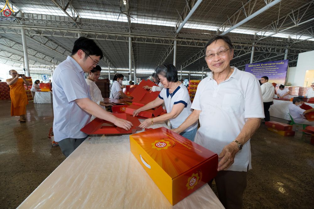 ภาพ No.320487:วันที่ 10 เมษายน พ.ศ.2569 การเตรียมกล่องไทยธรรม เพื่องานถวายมหาสังฆทาน 40,000 กว่าวัดทั่วประเทศ วันคุ้มครองโลก 22 เมษายน พ.ศ.2569 วัดพระธรรมกาย