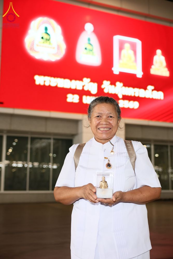ภาพ No.338145:วันอาทิตย์ต้นเดือน 5 กรกฎาคม พ.ศ.2569 สัมมนาพิเศษ พิธีมอบพระของขวัญ ณ ห้องแก้วสารพัด1 วัดพระธรรมกาย