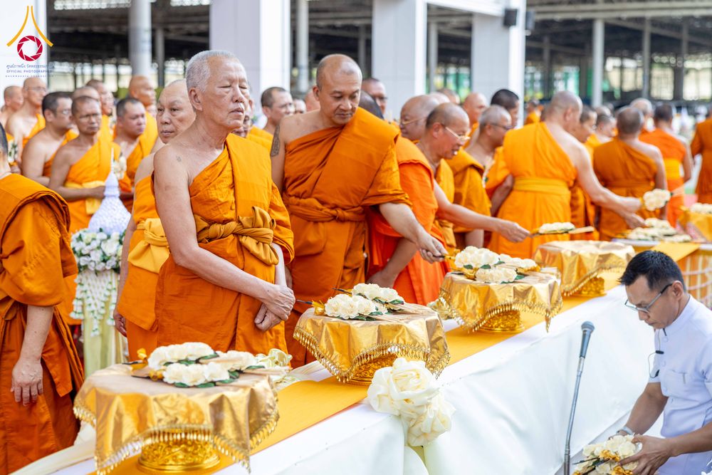 ภาพ No.316647:วันอาทิตย์ที่ 29 มีนาคม พ.ศ. 2569 พิธีทอดผ้าบังสุกุลและพิธีชำระร่าง โยมพ่อณรงค์ จินตมากุล  สิริอายุ 99 ปี 11 เดือน โยมบิดา พระครูปลัดรัตนวีรวัฒน์ (รังสฤษดิ์ อิทฺธิจินตโก) ที่ปรึกษาเจ้าคณะจังหวัดปทุมธานี เจ้าอาวาสวัดพระธรรมกาย  ณ ฌาปนสถานชั่วคราว ทางเข้า 