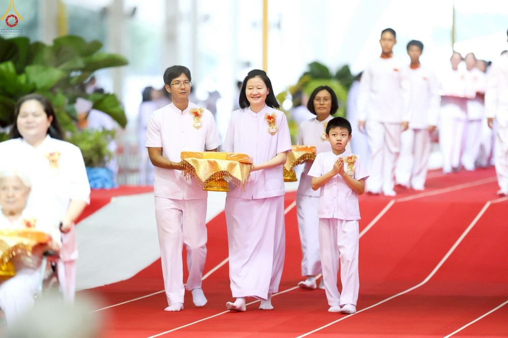 ภาพ No.251663:วันที่ 10 ตุลาคม พ.ศ. 2568 พิธีทอดผ้าป่าสมทบกฐินวัดพระธรรมกาย และสมทบกฐิน 30,000 กว่าวัดทั่วประเทศ ครั้งที่ 3 ณ สภาธรรมกายสากล วัดพระธรรมกาย