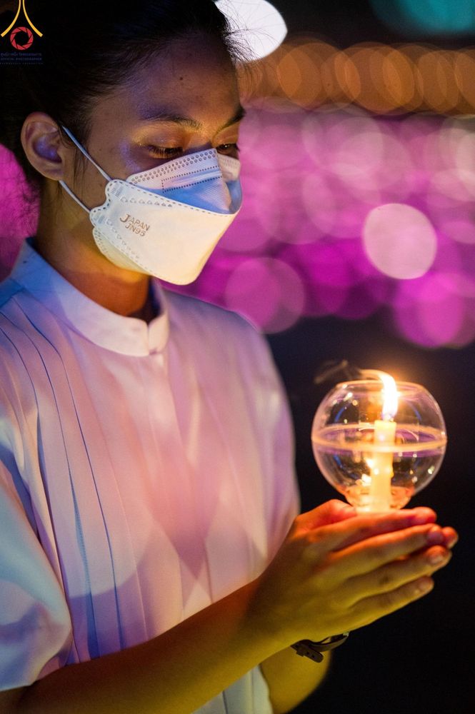 ภาพ No.279337:พิธีจุดวิสาขประทีป พิธีเวียนประทักษิณ ในวันวิสาขบูชา พุธที่ 22 พฤษภาคม พ.ศ. 2567 ( วันพระขึ้น 15 ค่ำ เดือน 6 ) ณ ลานธรรม พระมหาธรรมกายเจดีย์ วัดพระธรรมกาย จ.ปทุมธานี