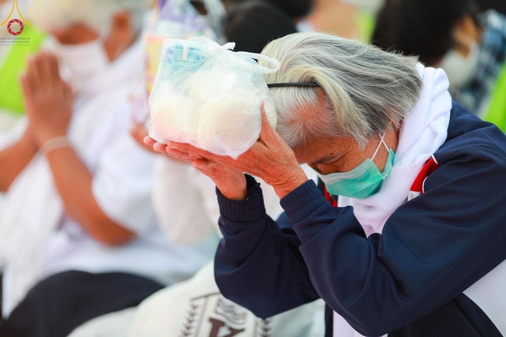 ภาพ No.118571:พิธีตักบาตรพระธรรมยาตรา ปีที่ 12 ณ อนุสรณ์สถานลำดับที่ 5 สถานที่เผยแผ่วิชชาธรรมกายครั้งแรก อนุสรณ์สถานบางปลา จ.นครปฐม วันที่ 25 มกราคม พ.ศ. 2567