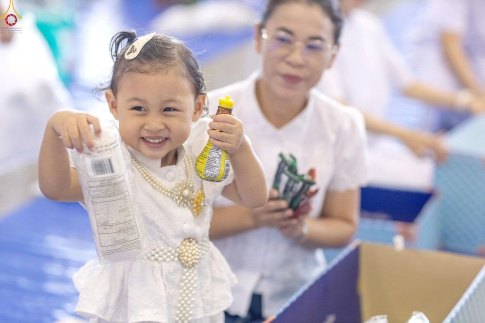 ภาพ No.240543:วันพุธที่ 27 สิงหาคม พ.ศ. 2568 พิธีตักบาตร ในวันธรรมชัย ณ วัดพระธรรมกาย จ.ปทุมธานี