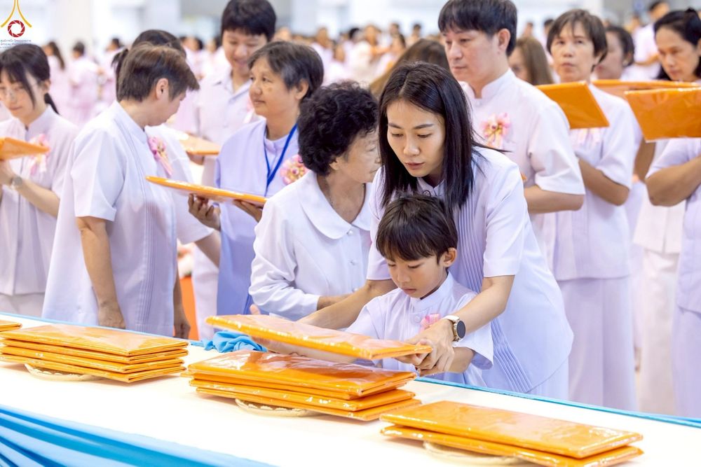 ภาพ No.244072:วันอาทิตย์ที่ 7 กันยายน พ.ศ. 2568 พิธีทอดผ้าป่าสมทบกฐินวัดพระธรรมกาย และสมทบกฐิน 30,000 วัดทั่วไทย ครั้งที่ 2 ณ ห้องแก้วสารพัดนึก 1 วัดพระธรรมกาย