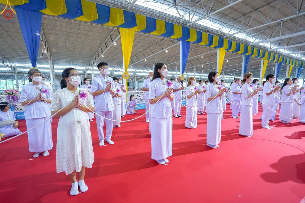 ภาพ No.86984:พิธีตักบาตร , พิธีบูชาข้าวพระ , พิธีจุดเทียนใจ ไฟนิรันดร์ อนันตชัย ในวันอาทิตย์ต้นเดือน 3 กันยายน พ.ศ. 2566 ณ วัดพระธรรมกาย