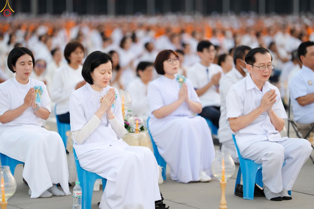 ภาพ No.307582:วันที่ 31 มกราคม พ.ศ. 2569 พิธีจุดประทีปธรรมถวายเป็นพุทธบูชา  และบูชาธรรมมหาปูชนียาจารย์ (ภาพชุดที่ 2) ณ วัดพระธรรมกาย ปทุมธานี ในโครงการธรรมยาตรา กตัญญูบูชา มหาปูชนียาจารย์ พระมงคลเทพมุนี(สด จนฺทสโร) พระผู้ปราบมาร อนุสรณ์สถาน 7 แห่ง ปีที่ 14