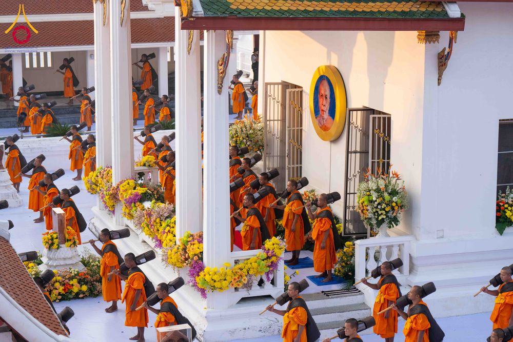 ภาพ No.297417:วันที่ 15 มกราคม พ.ศ.2569 พระธรรมยาตราปฏิบัติธรรมและถ่ายภาพหมู่ประวัติศาสตร์ อนุสรณ์สถานลำดับที่ 4 สถานที่เกิดด้วยกายธรรม  ณ วัดโบสถ์บน ต.บางคูเวียง จ.นนทบุรี ในโครงการธรรมยาตรา กตัญญูบูชา มหาปูชนียาจารย์ พระมงคลเทพมุนี(สด จนฺทสโร) พระผู้ปราบมาร อนุสรณ์ส