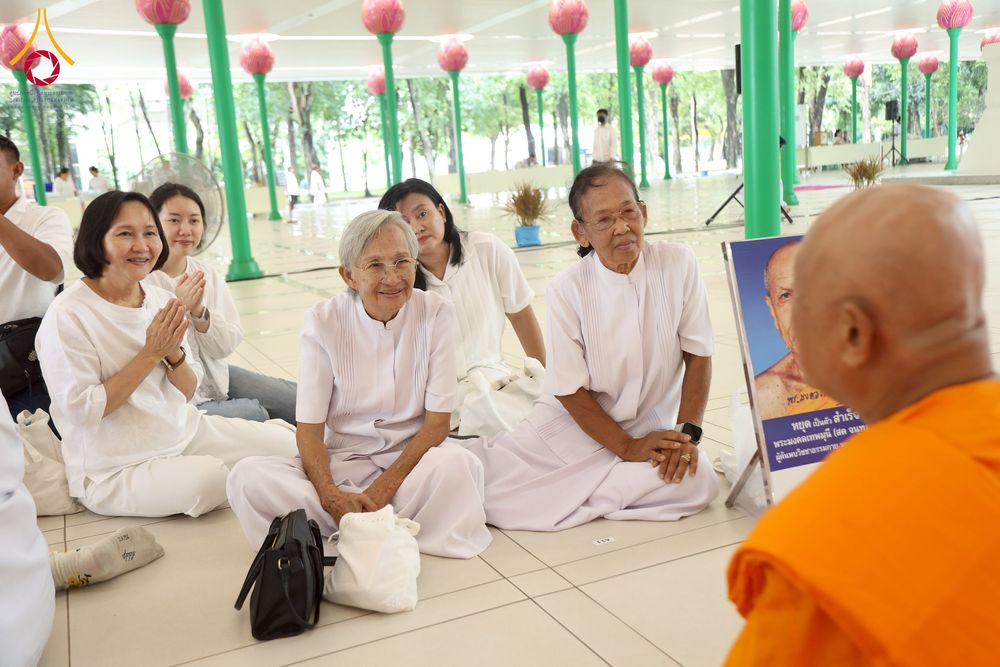 ภาพ No.244878:วันเสาร์ที่ 6 กันยายน พ.ศ. 2568 พิธีถวายบาตร บรรพชา อุปสมบทของนาคธรรมทายาท โครงการอุปสมบทหมู่บูชาธรรมครบรอบ 108 ปี  วันครูผู้ค้นพบวิชชาธรรมกาย ณ โบสถ์พระไตรปิฎก วัดพระธรรมกาย