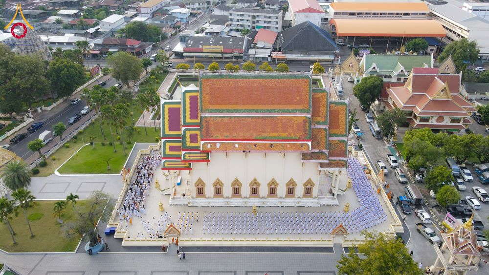 ภาพ No.278535:วันอาทิตย์ที่ 14 ธันวาคม พ.ศ.2568  พิธีเวียนประทักษิณ พิธีวันทาสีมาพระประธาน โครงการบวชบูชาธรรมมหาปูชนียาจารย์ ของศูนย์ปฏิบัติธรรมบุรีรัมย์ ณ วัดกลาง พระอารามหลวง จังหวัดบุรีรัมย์