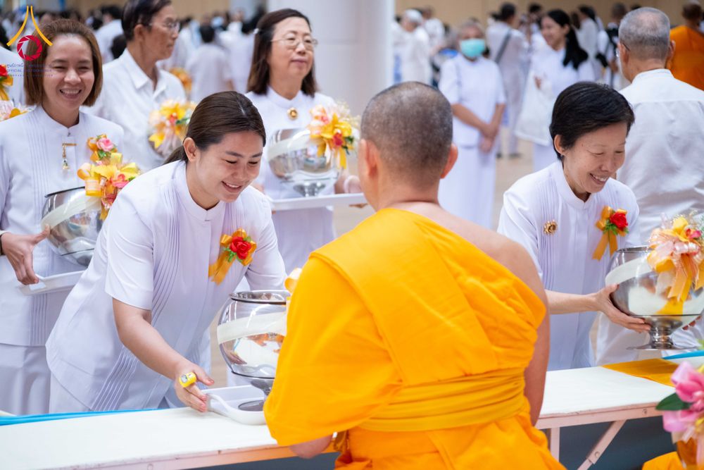 ภาพ No.310735:วันอาทิตย์ที่ 22 กุมภาพันธ์ พ.ศ. 2569 พิธีถวายโคมมาฆประทีป ณ ห้องแก้วสารพัดนึก 2 วัดพระธรรมกาย จ.ปทุมธานี