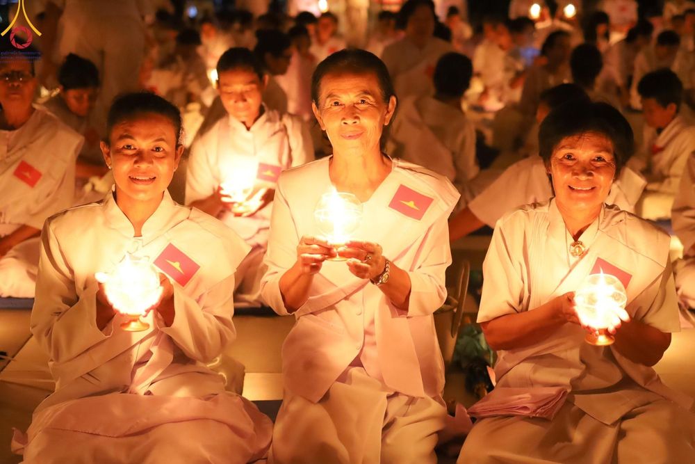 ภาพ No.158457:โครงการอบรมอุบาสก อุบาสิกาแก้ว  ตัวแทนทอดกฐิน 30,000 วัด ทั่วไทย บูชาธรรม 80 ปี หลวงพ่อธัมมชโย ระหว่างวันที่ 20-22 กันยายน พ.ศ. 2567 ณ จังหวัดบุรีรัมย์ รุ่นที่ 3